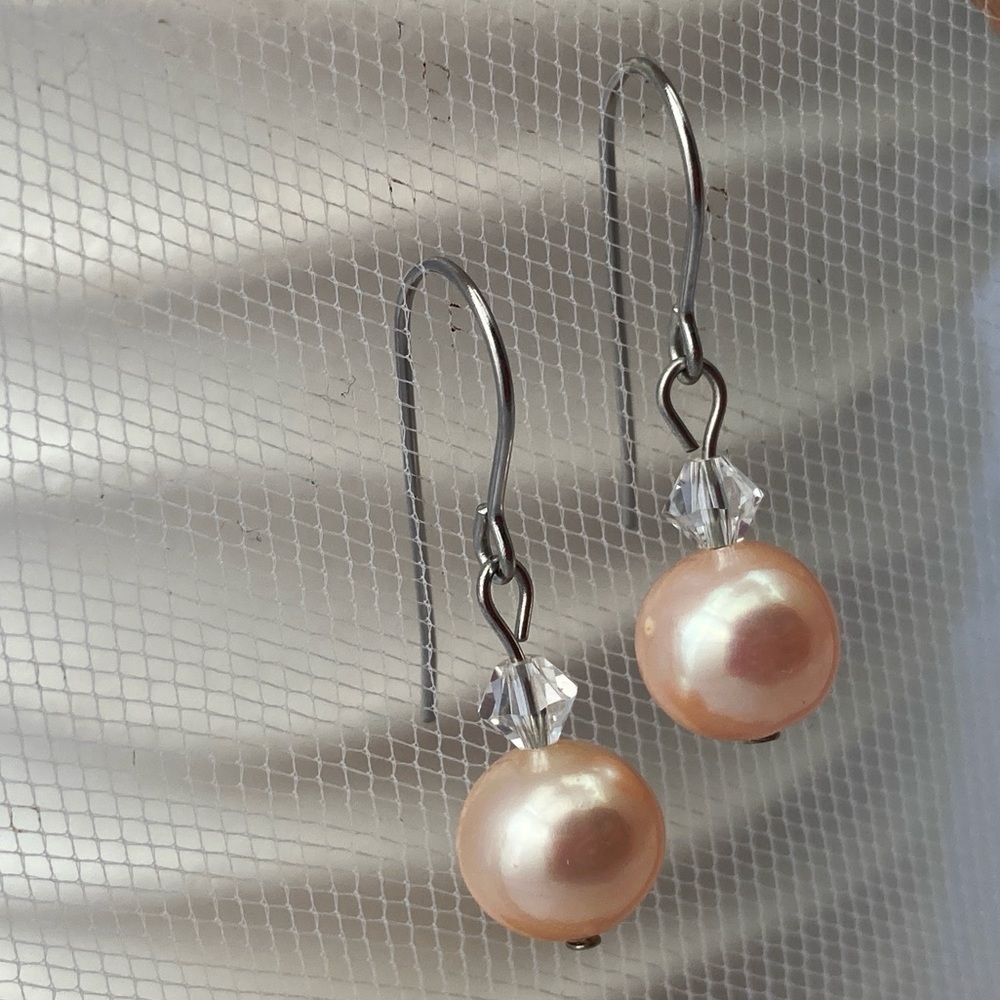 𝅺Freshwater Pearls & Swarovski Crystals soft pink with stainless steel